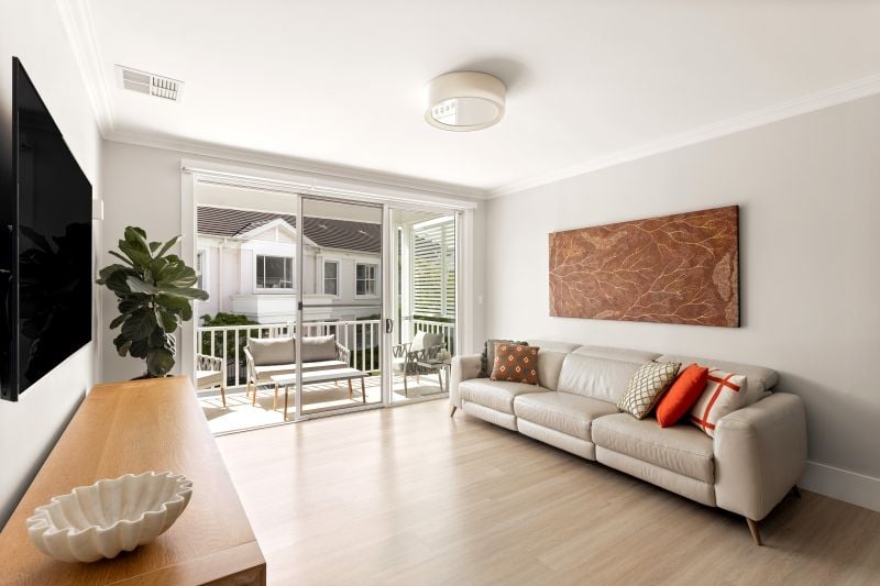 202/6 Fairwater Close, Breakfast Point