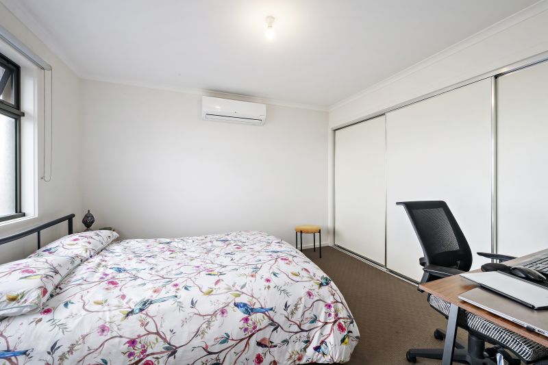 2/32 Summerhill Road, Reservoir