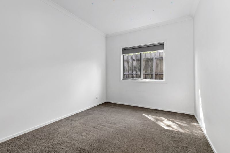 4/128 Rathcown Road, Reservoir