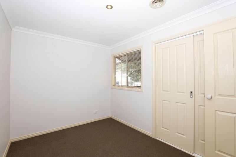 4/6 Duffy Street, Reservoir