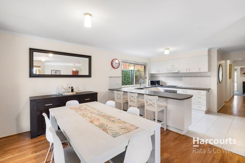 43 Heysen Parkway, Caroline Springs