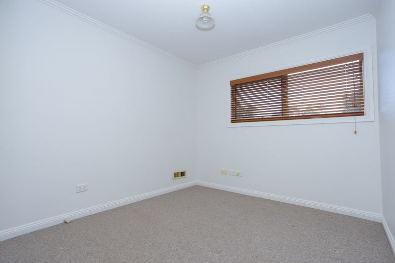 2/58 Livingstone Street, Coburg North