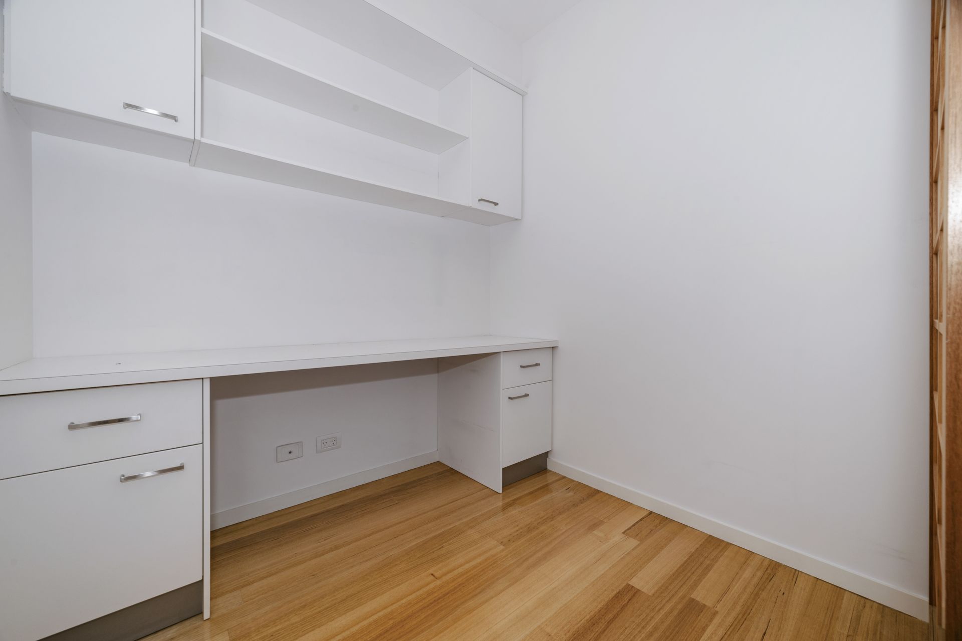 Stylish Two-Bedroom Townhouse in Prime Preston Location
