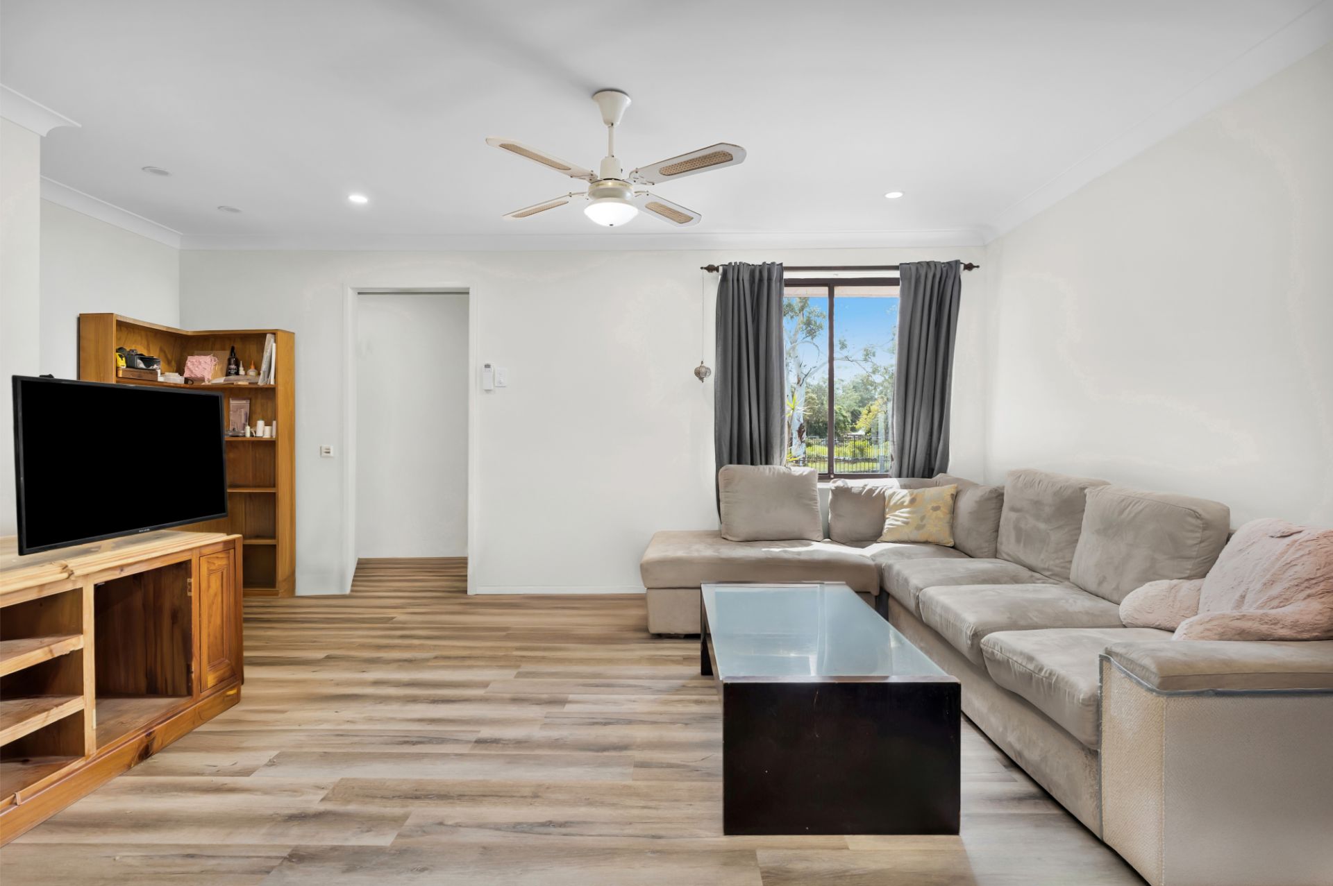 32 Clifford Crescent, Ingleburn, Ingleburn - Thumbnail 3