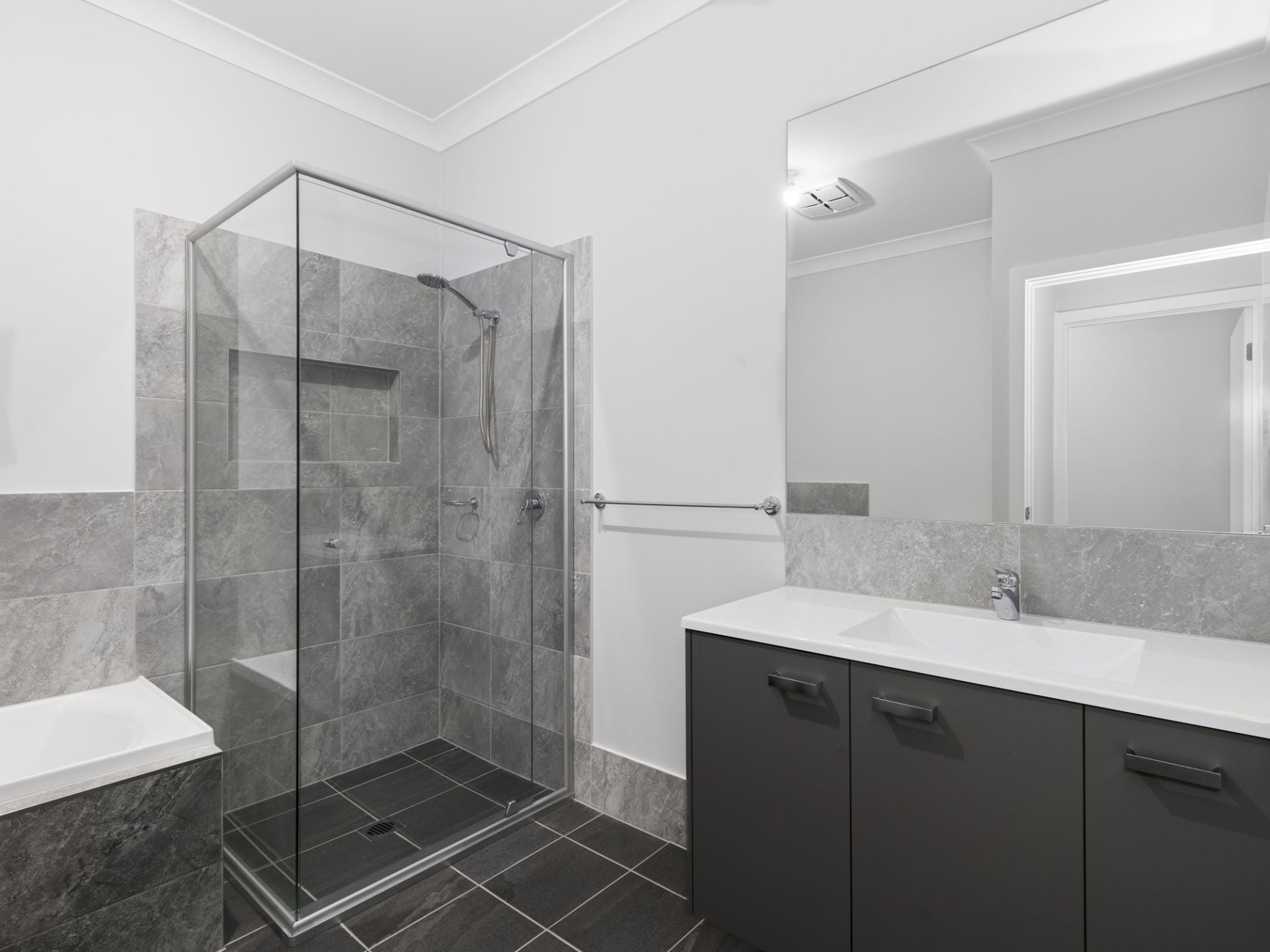 5 Ghost Gum Street, Glenning Valley, Glenning Valley - Thumbnail 7