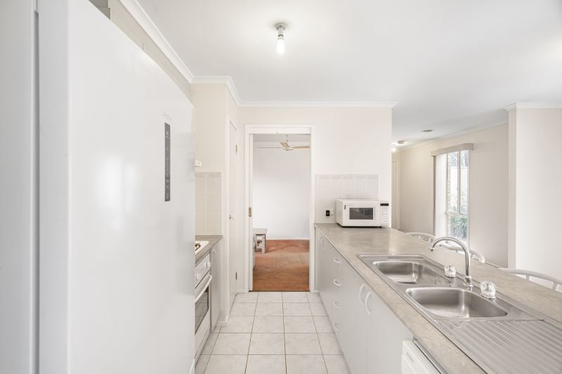 10 Marsden Walk, Roxburgh Park