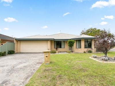 14 Tozer Loop, Atwell
