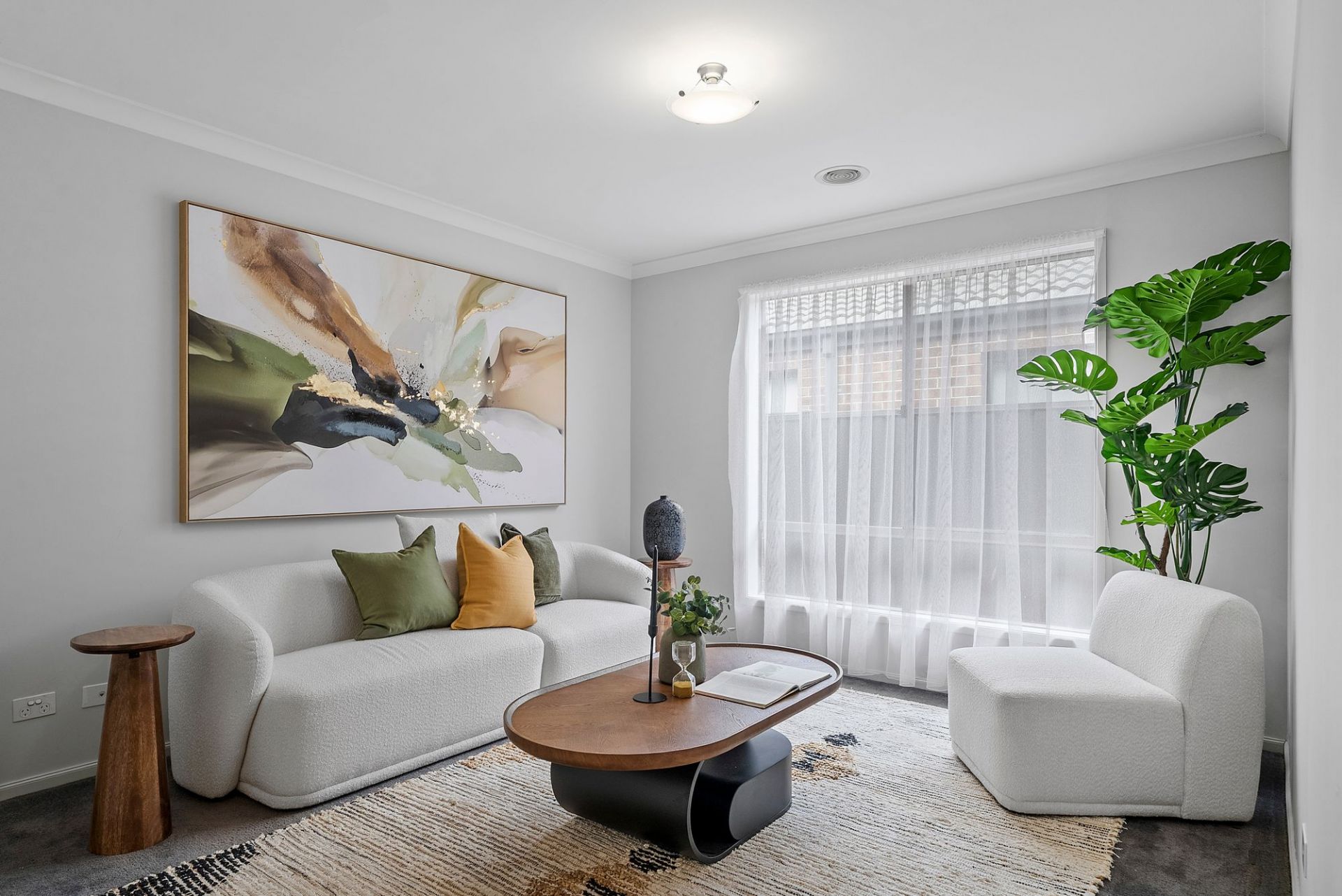 Perfectly Positioned Family Living with Lifestyle Convenience