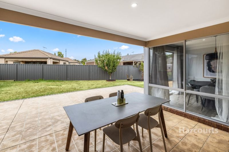 3 Streeton Avenue, Caroline Springs