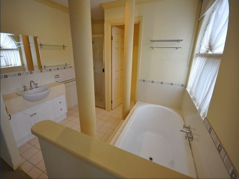 6 O'Brien Court, Arundel - Thumbnail 6