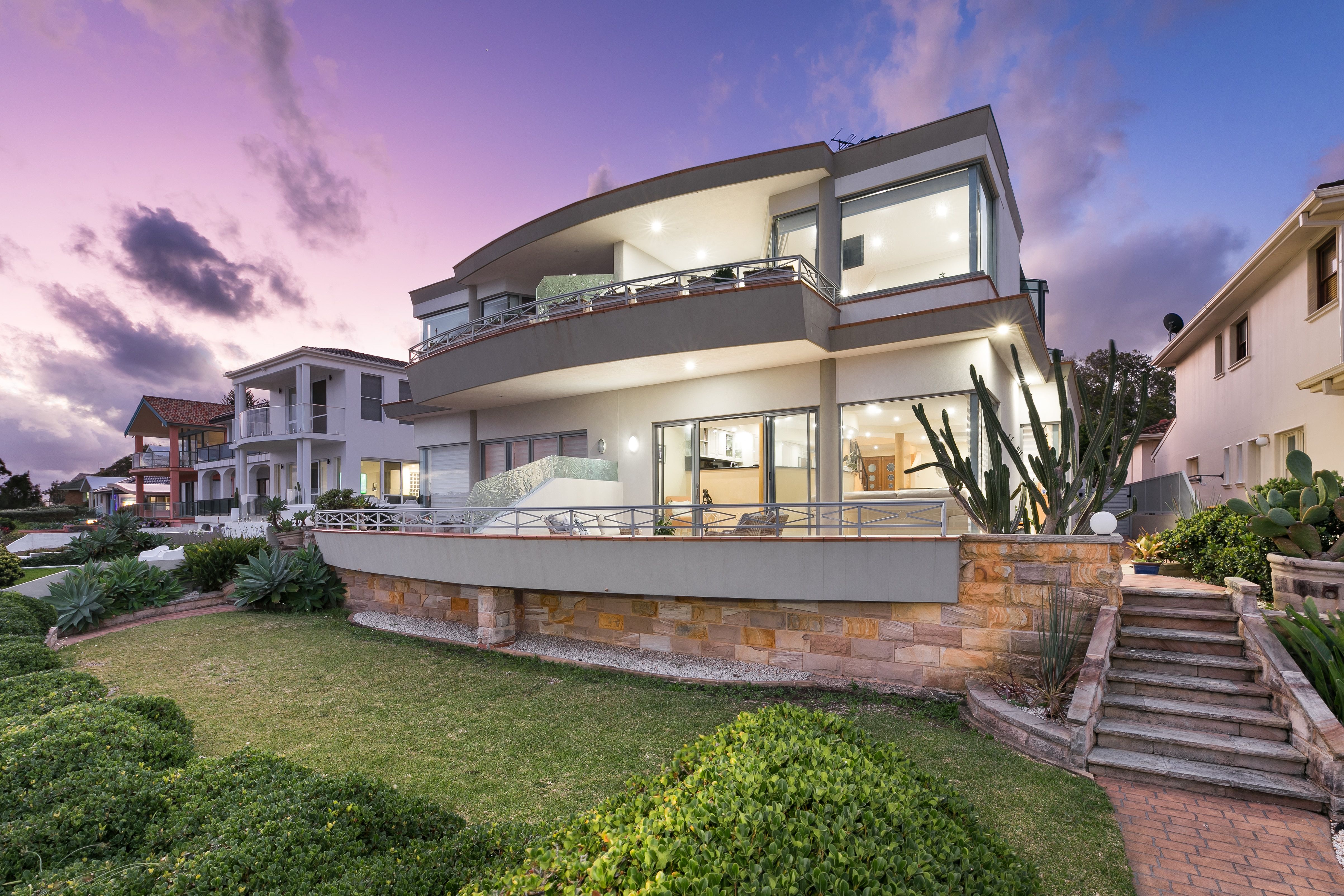 1/8 Glaisher Parade CRONULLA 2230
