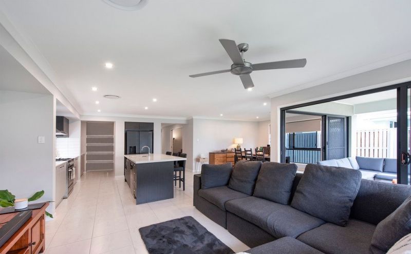 54 Citron Crescent, Helensvale - Thumbnail 5