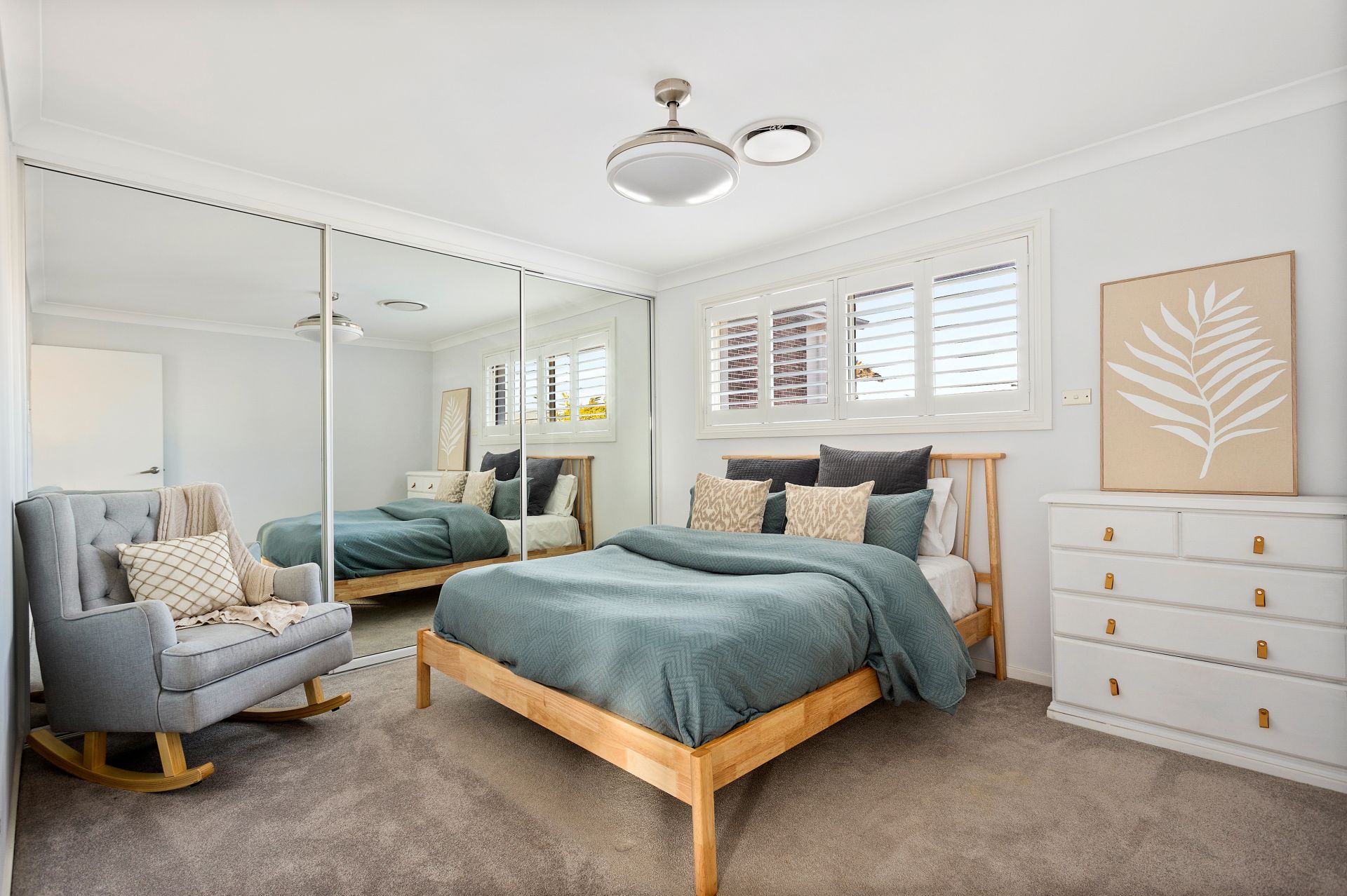 32 Peterborough Avenue, Lake Illawarra NSW