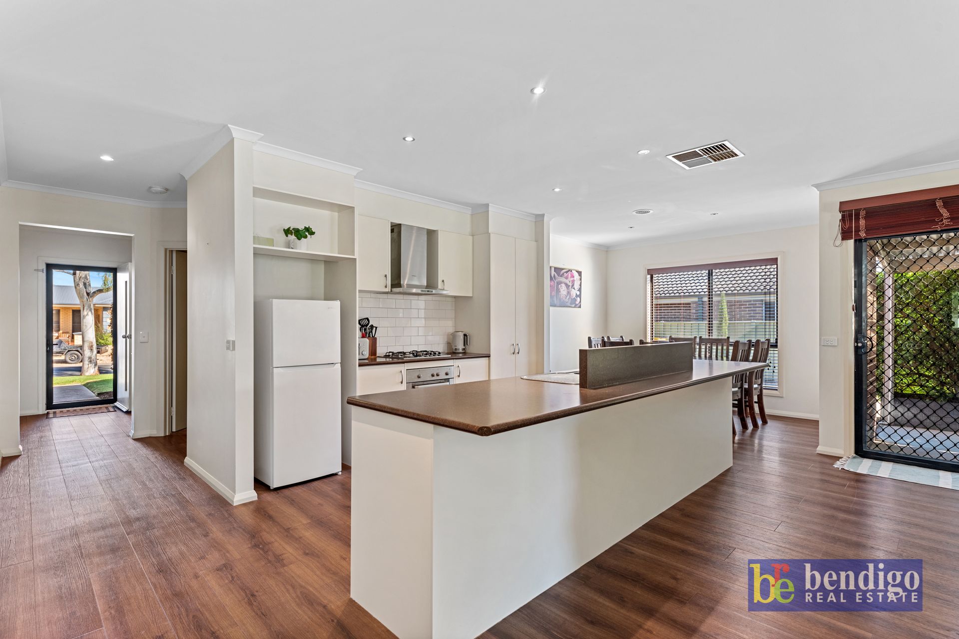 12 Greenfield Drive Epsom VIC, Epsom - Thumbnail 4