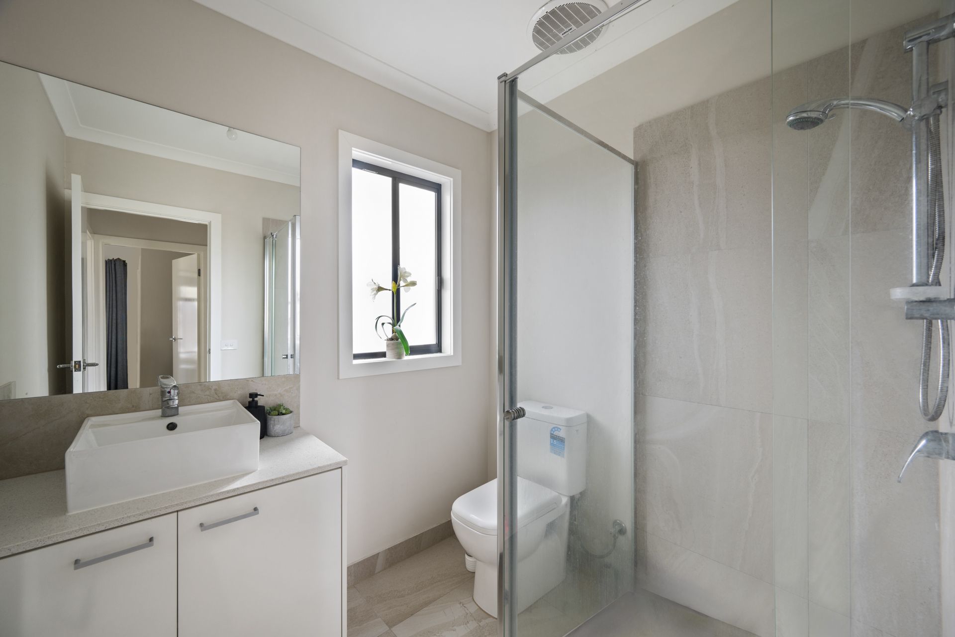 Modern 2 Bedroom Townhouse