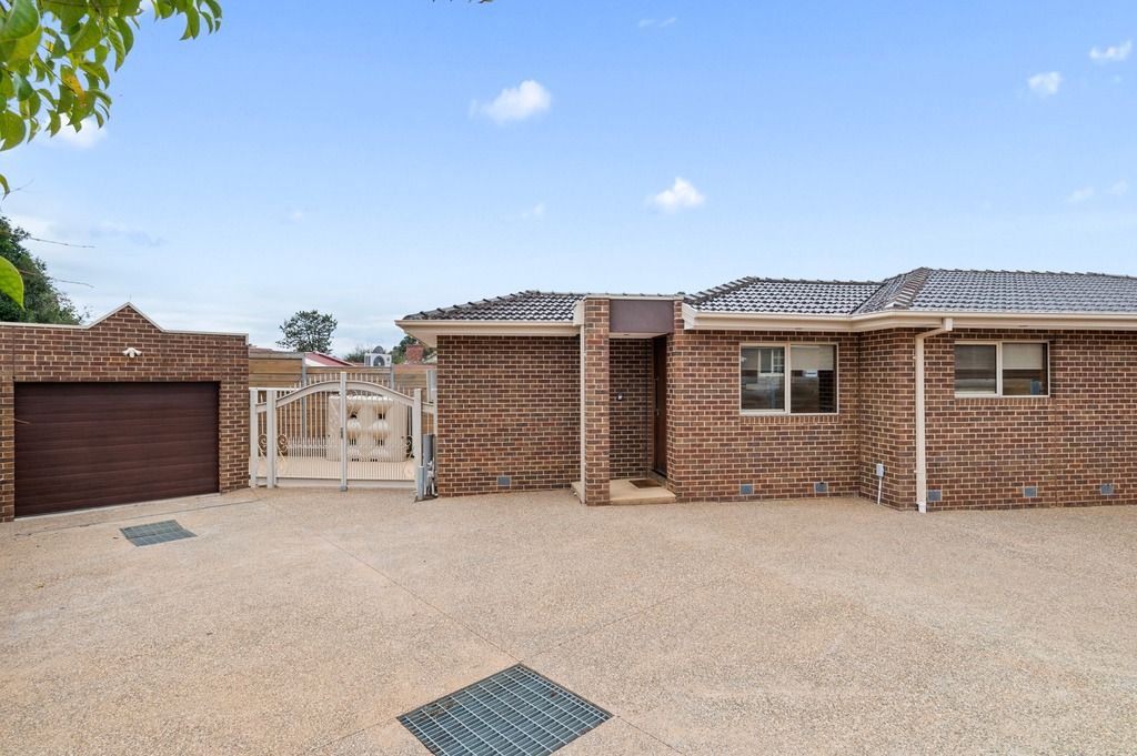 Stunning 3-Bedroom Unit in Vibrant Coburg North