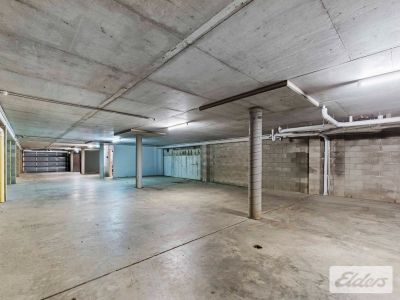 HIGH END OFFICE WITH 16 CAR PARKS!