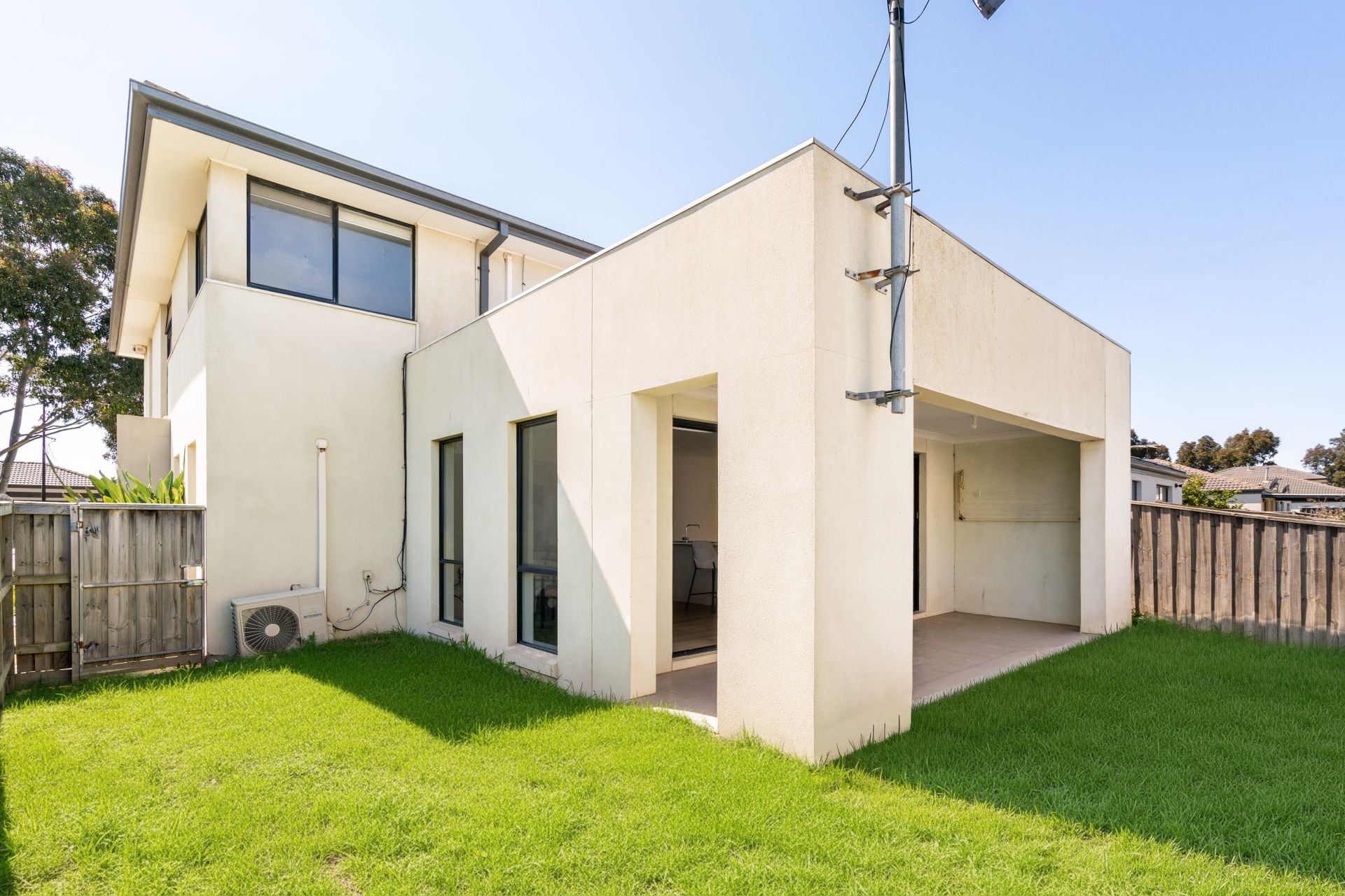 10 Florida Court, Burnside Heights - Image 1
