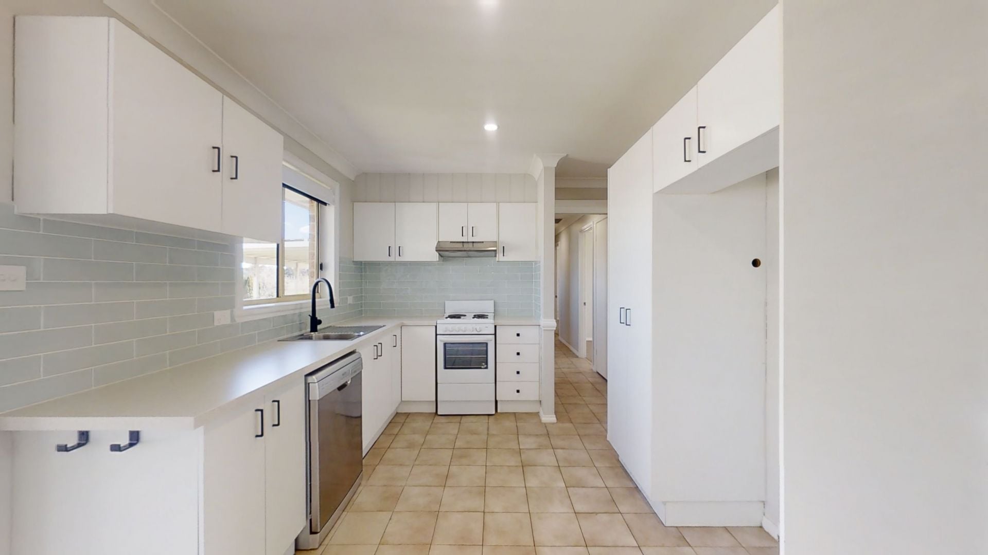 15 Turner Crescent Orange NSW, Orange - Thumbnail 2