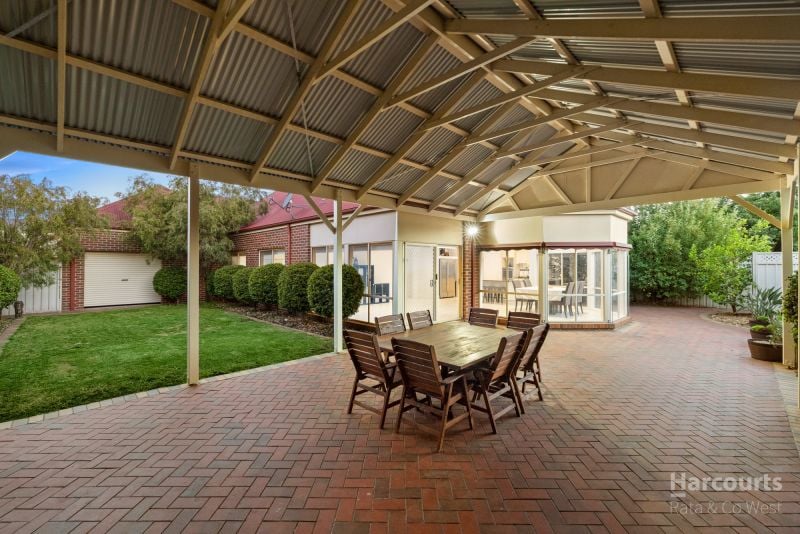 37 St Georges Avenue, Caroline Springs