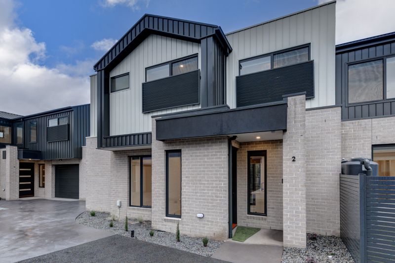 2/22-24 Darebin Boulevard, Reservoir