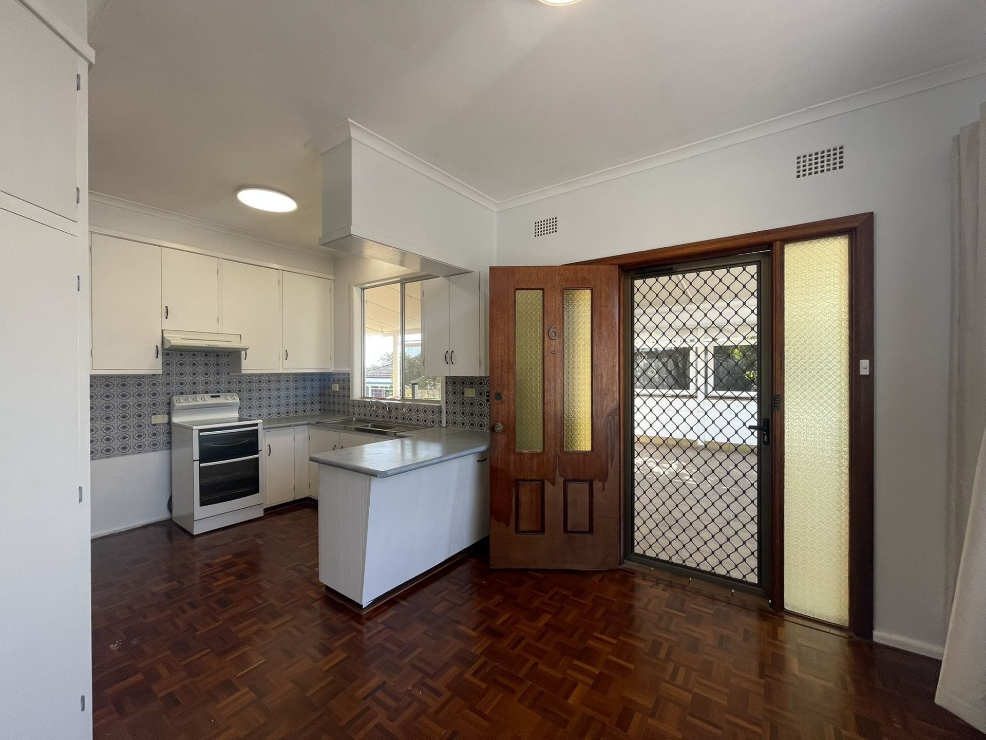 6 Ronald Wixted Avenue, South Kempsey, South Kempsey - Thumbnail 7