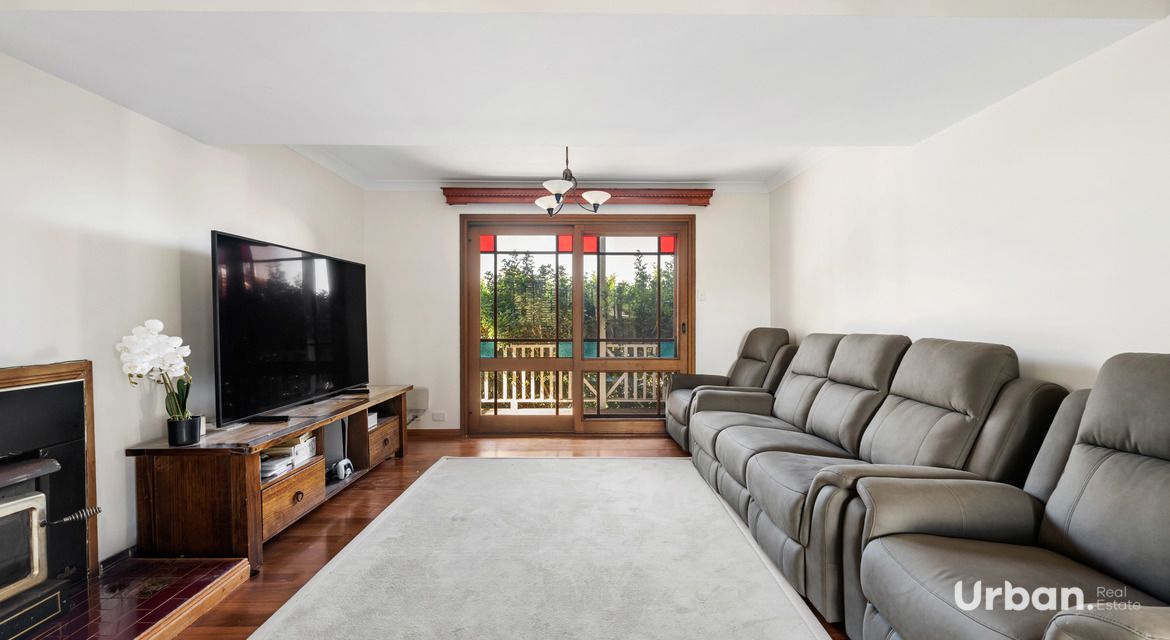 Glen Alpine 40 Nepean Towers Avenue