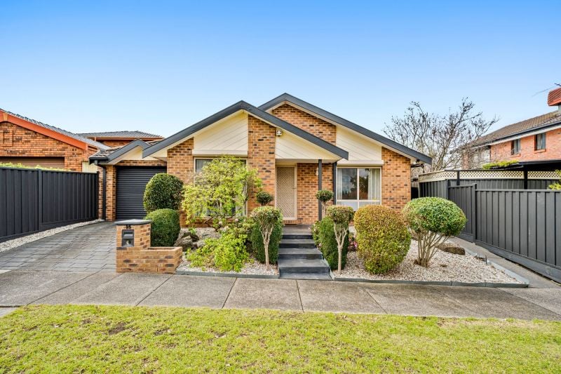 15 Spaniel Court, Mill Park