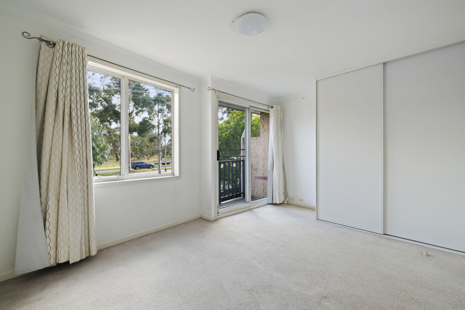 Simplicity, Comfort & Convenience in a Prime Location