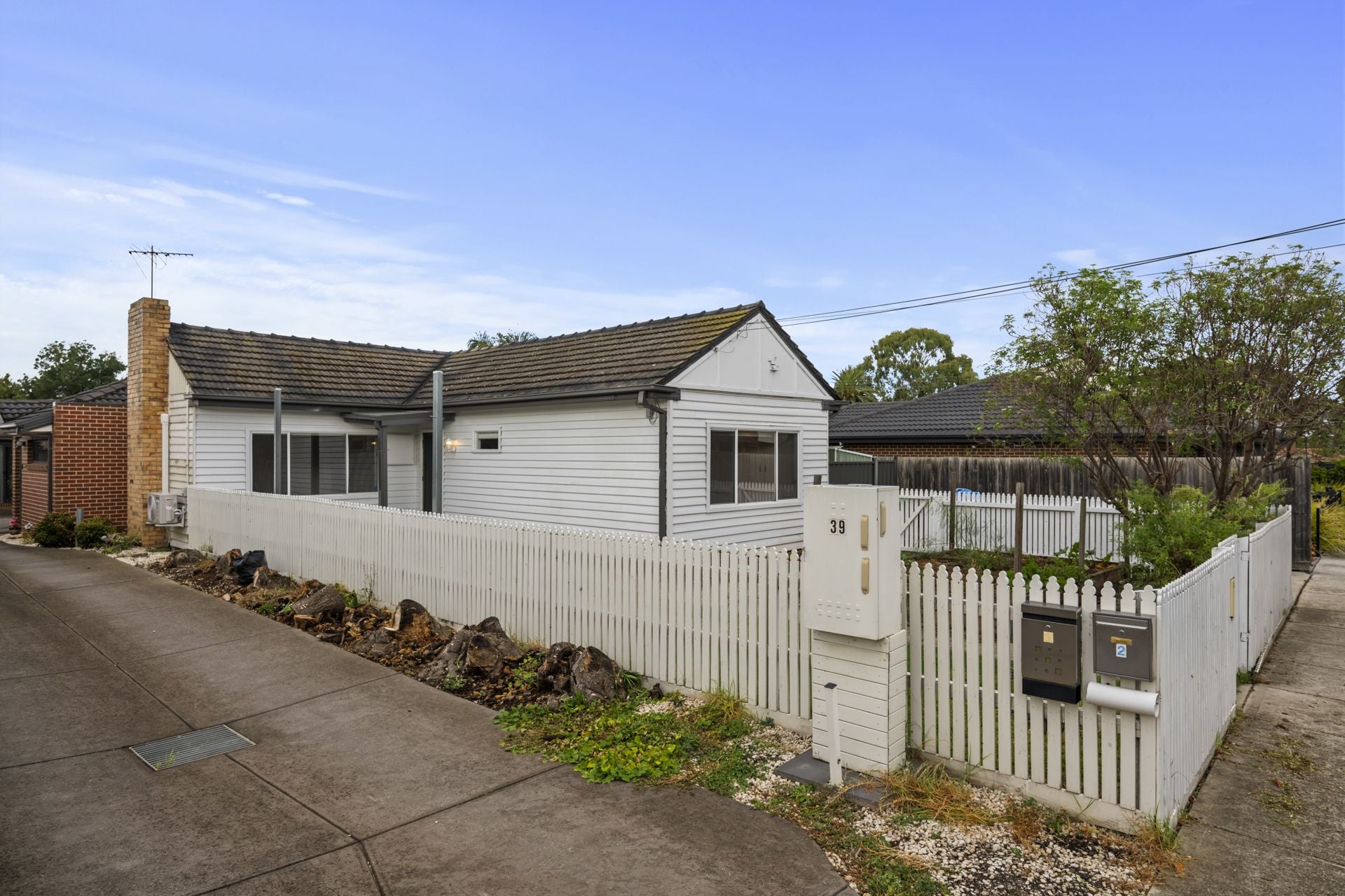 Modern & Low-Maintenance 2-Bedroom Home in Prime Location