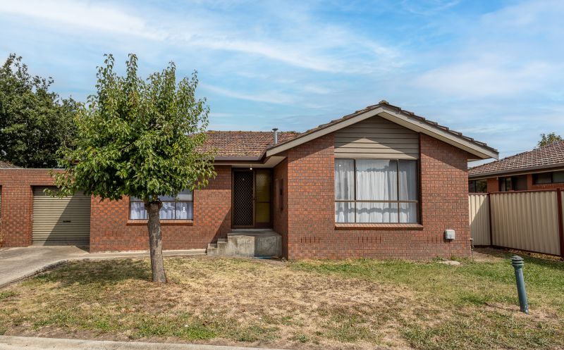 8/3 MacKey Street, Lalor