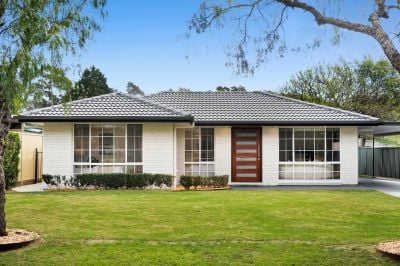 Currans Hill 13 Thow Place