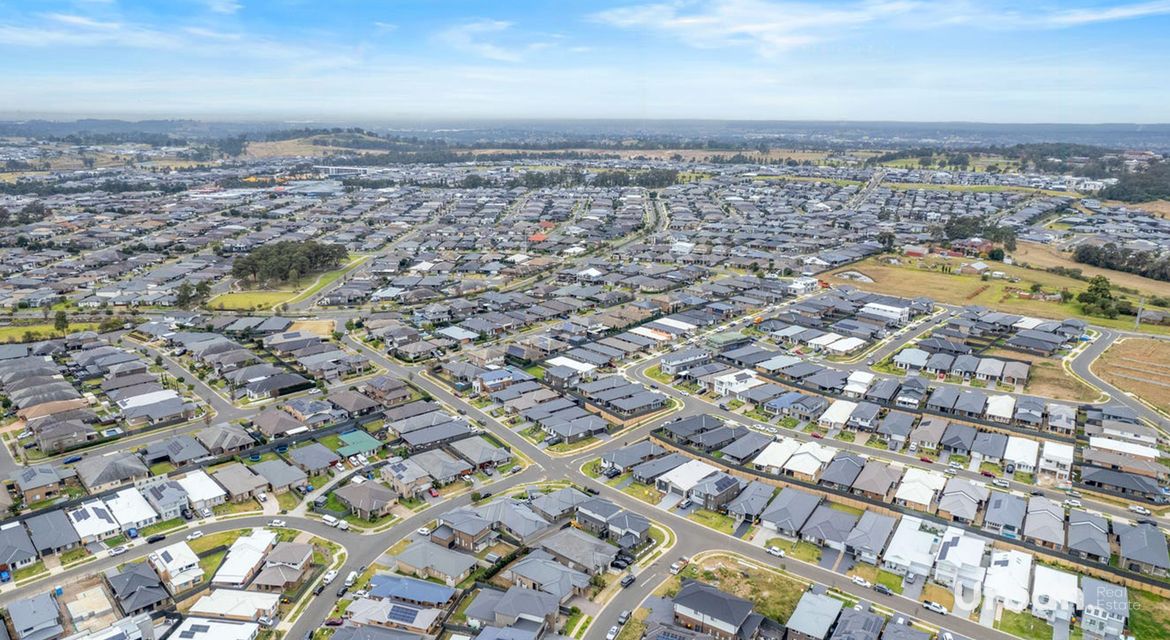 Gregory Hills 6 Barrett Street