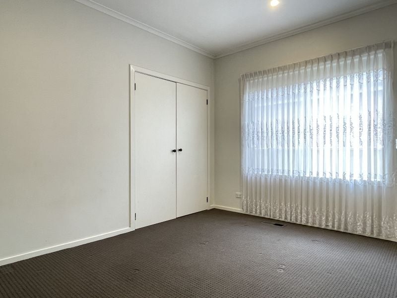 21 Lockwood Grove, Thomastown