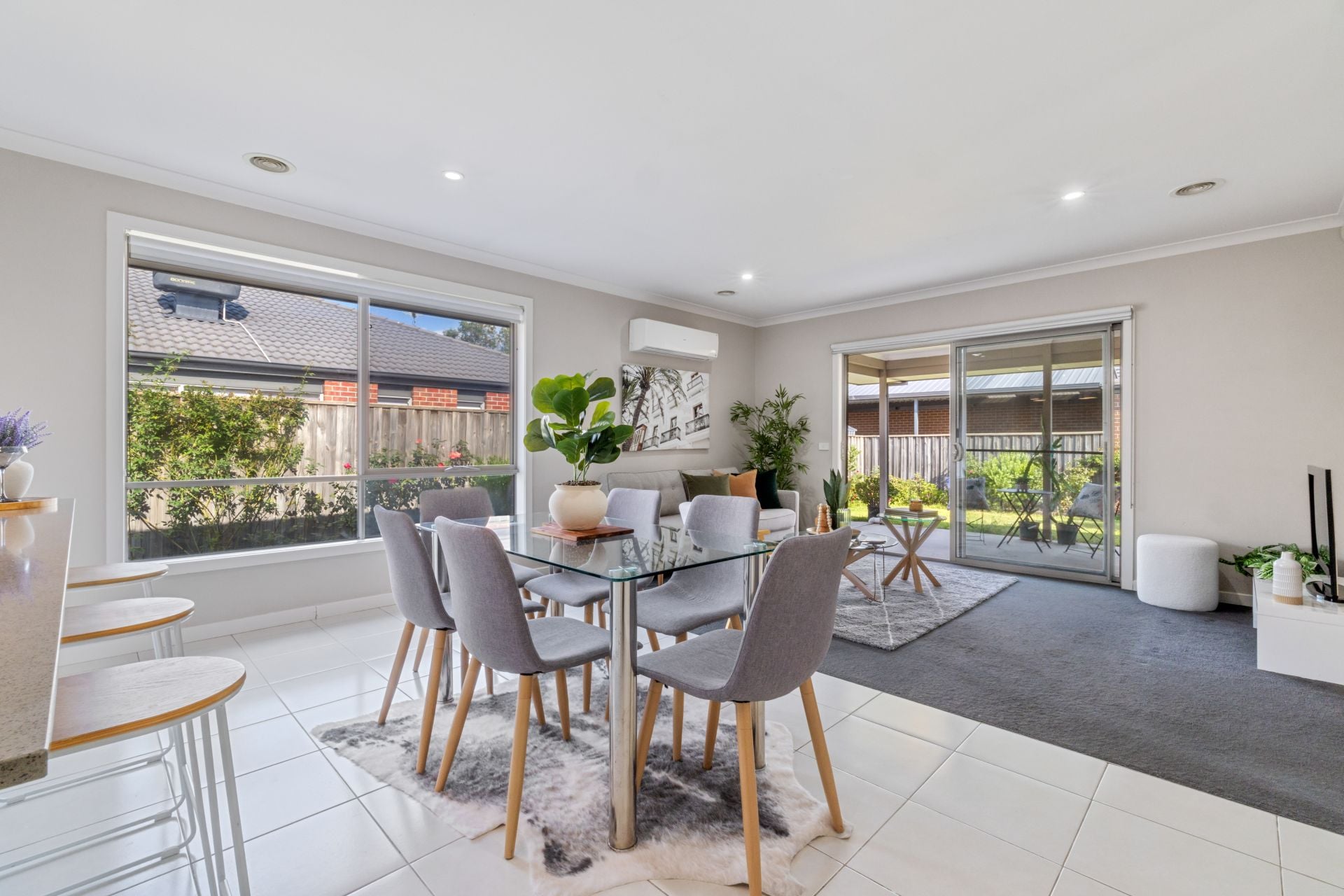 Spacious Family Home on Approx. 520m² with High Ceilings & Expansive Western Garden