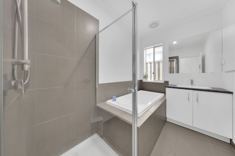 17 Admiration Drive, Craigieburn