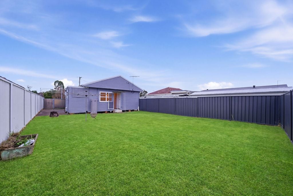 15 Parkland Avenue, Macquarie Fields, Macquarie Fields - Thumbnail 5