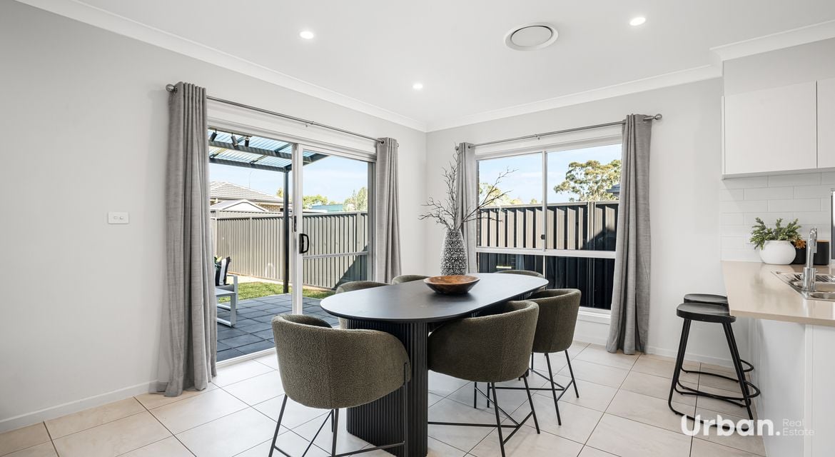 Colebee 16 Sandalwood Crescent