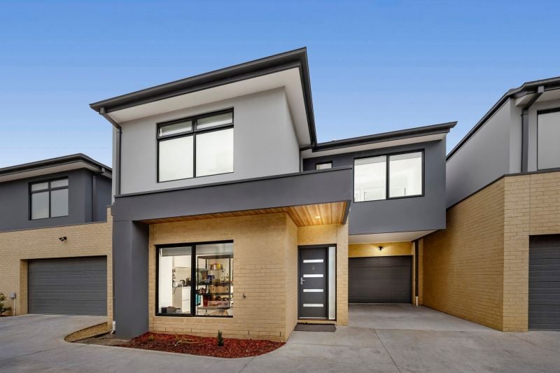2/61 Black Braes Boulevard, Mernda