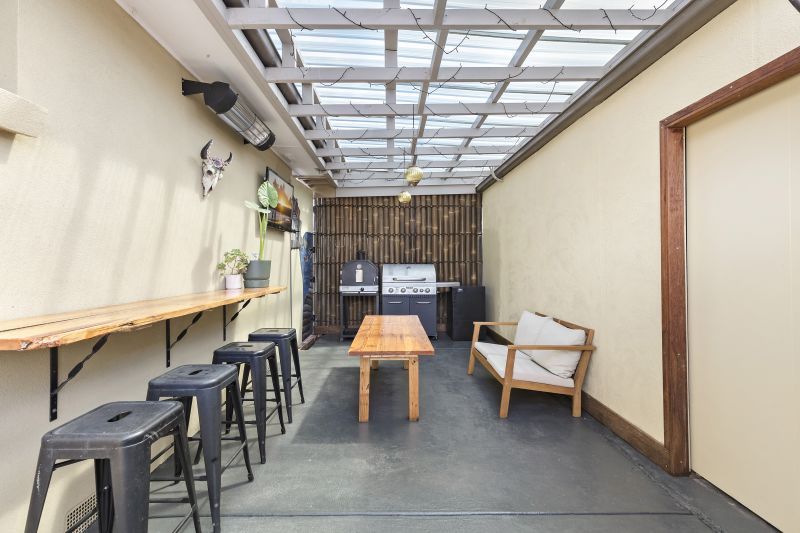 1/16 Larch Street, Thomastown