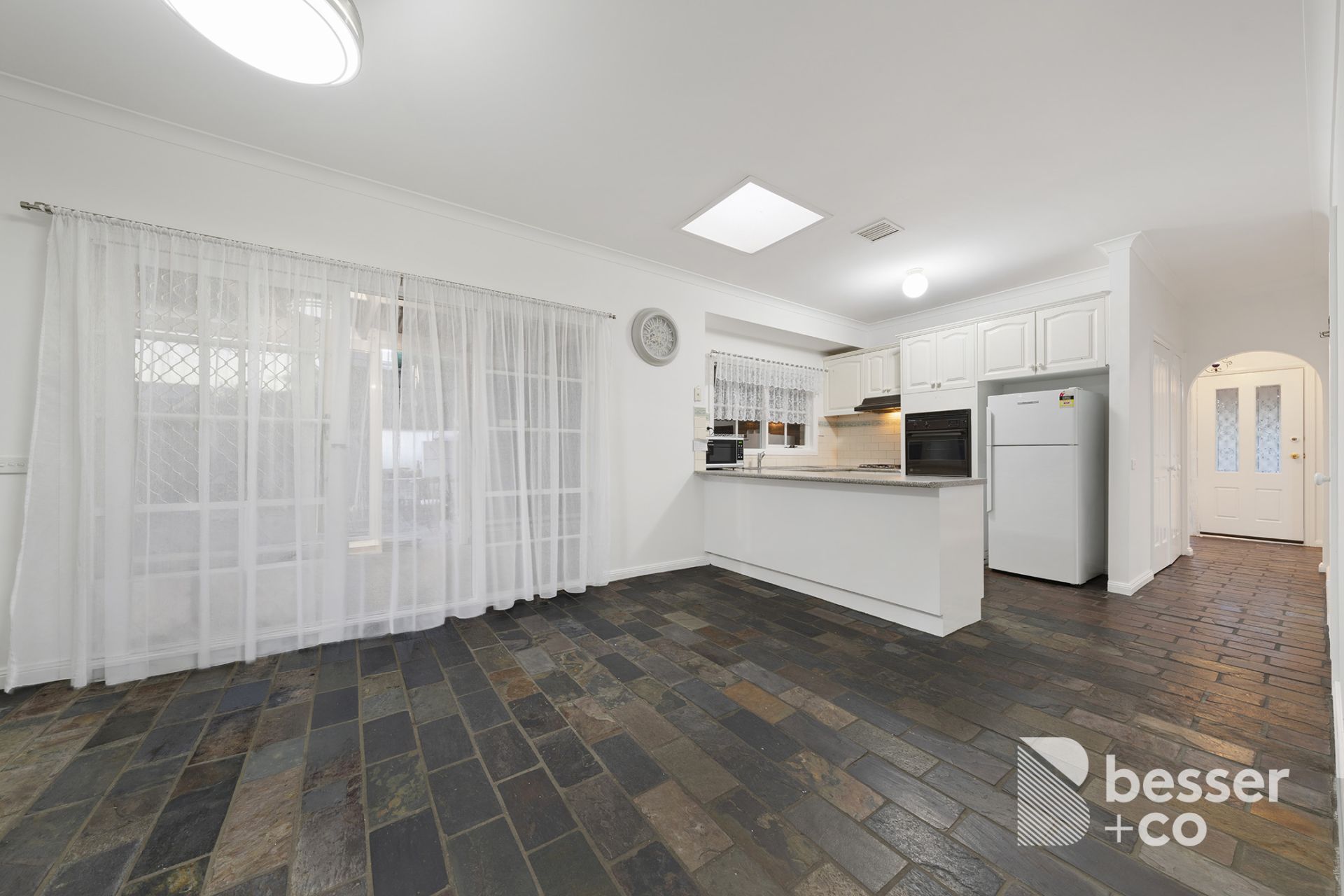 8 Kibo Court, Cranbourne North - Thumbnail 5