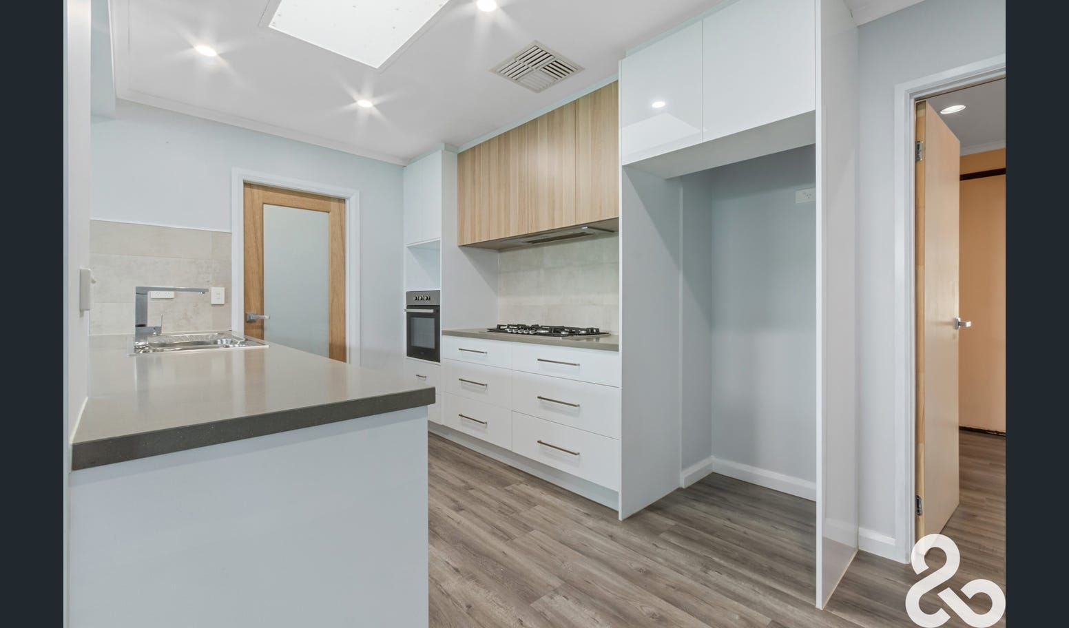 Ideal Family Living in a Prime Location