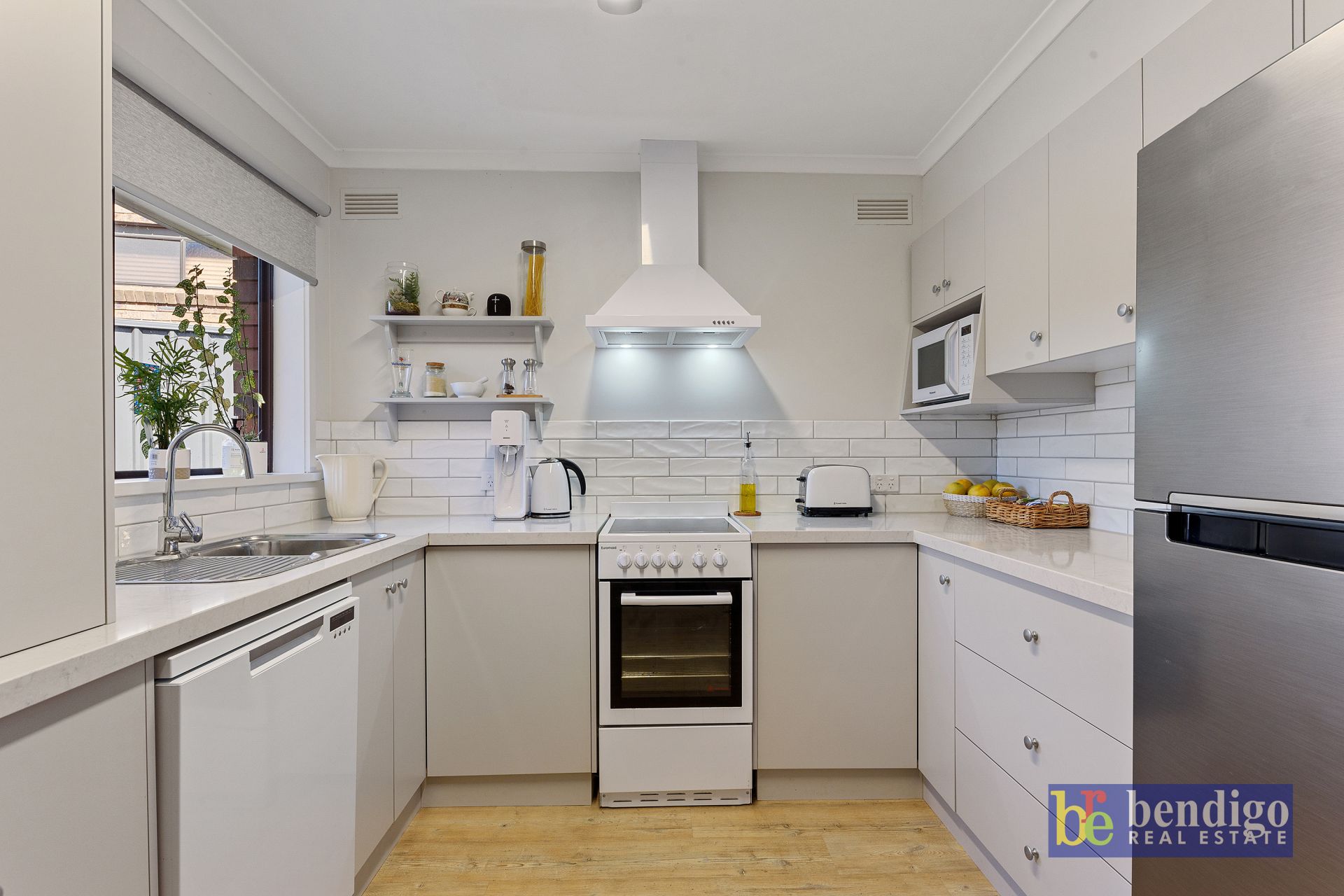 1/4 Windsor Court Kennington VIC, Kennington - Thumbnail 3