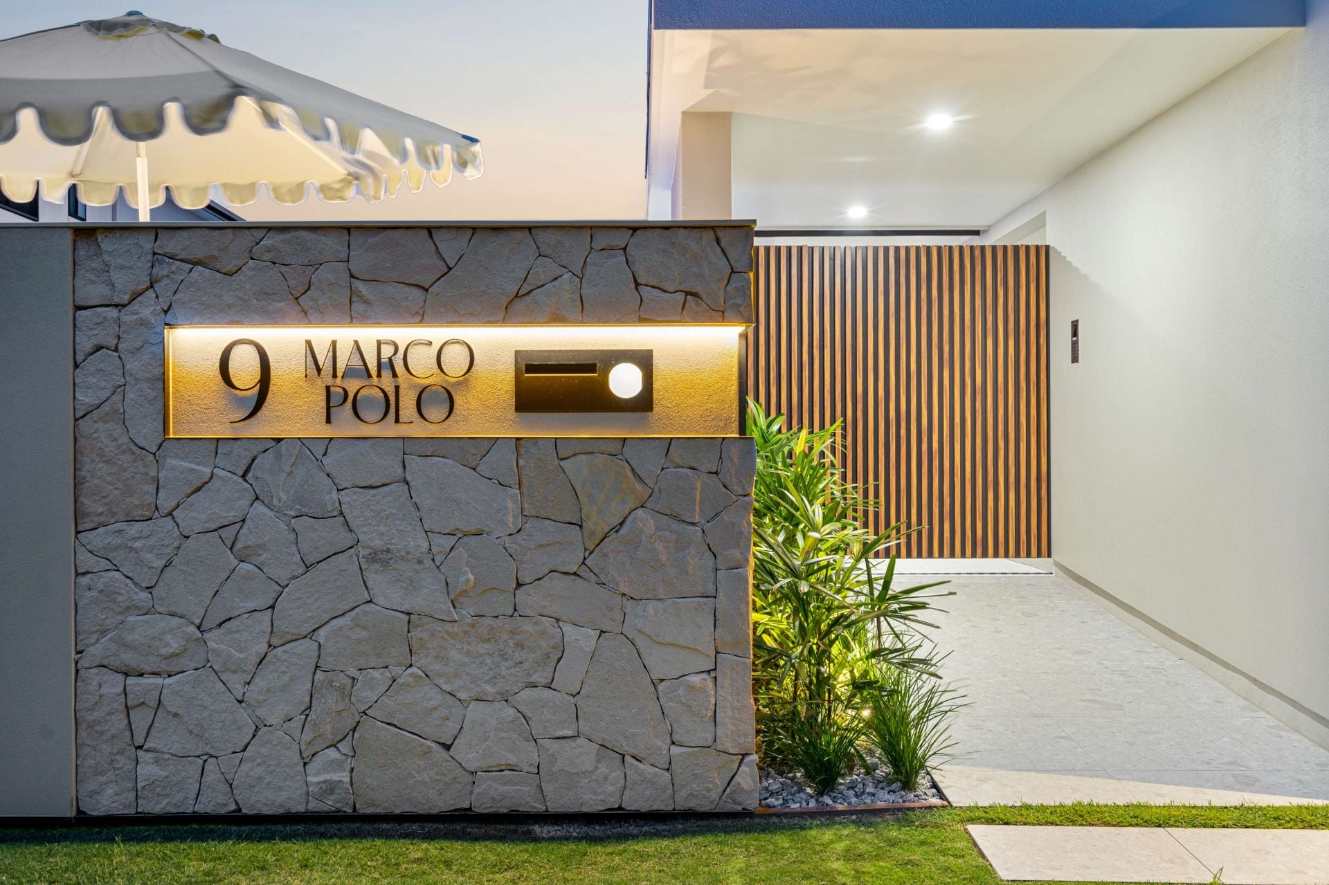 9 Marco Polo Place, Hollywell QLD 4216, Hollywell - Thumbnail 2