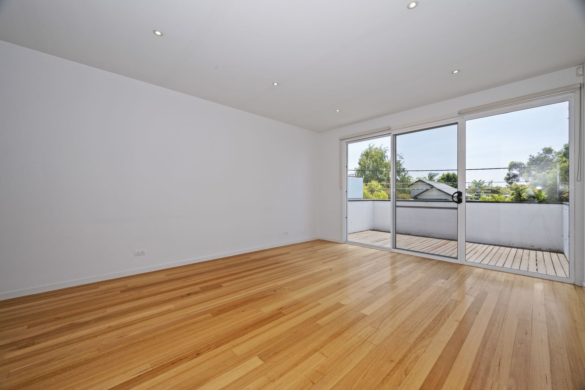 Stylish Two-Bedroom Townhouse in Prime Preston Location