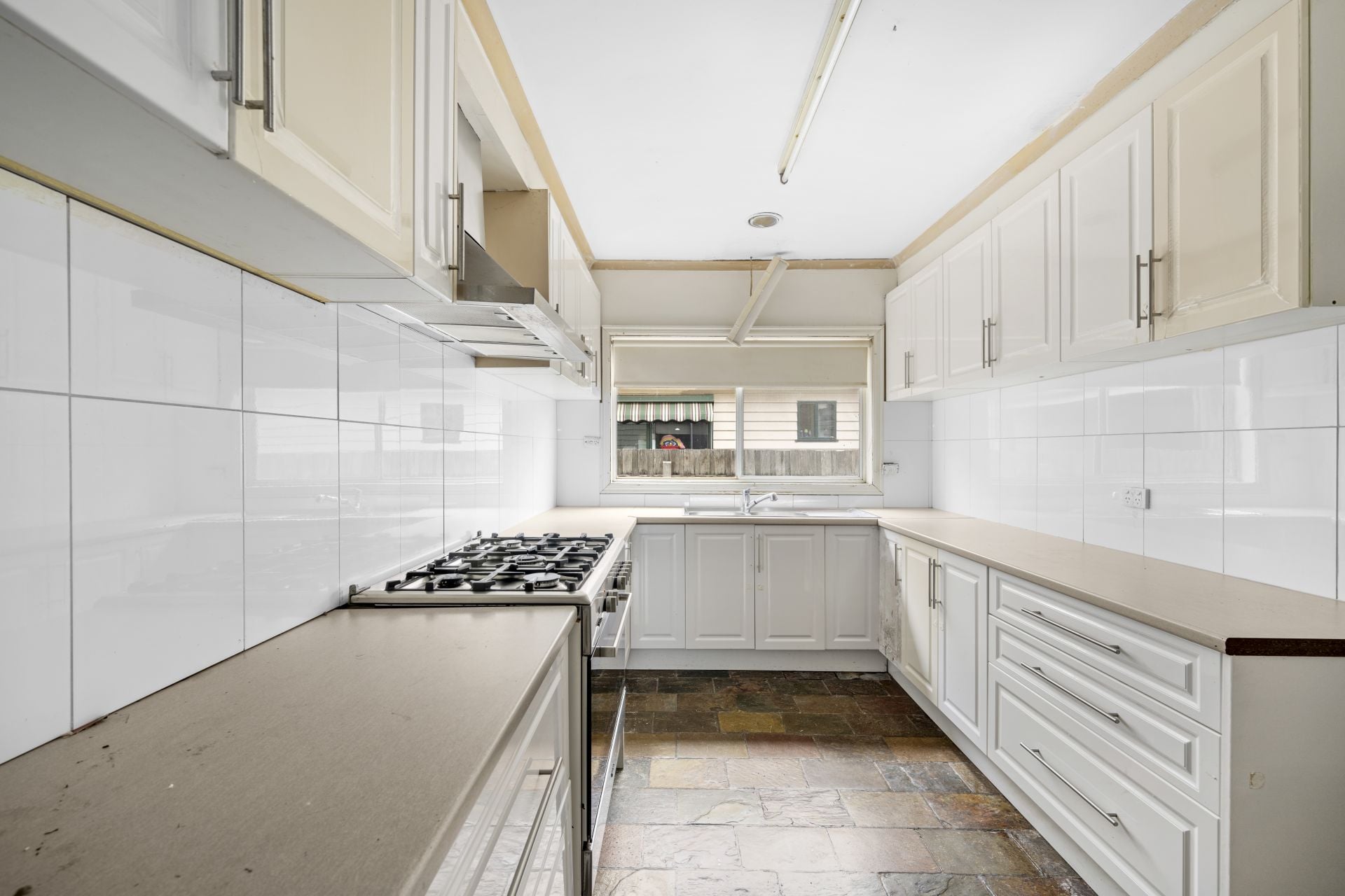 Unfinished Project, Suitable For The Handyman/Renovator Or Builder To Redevelop