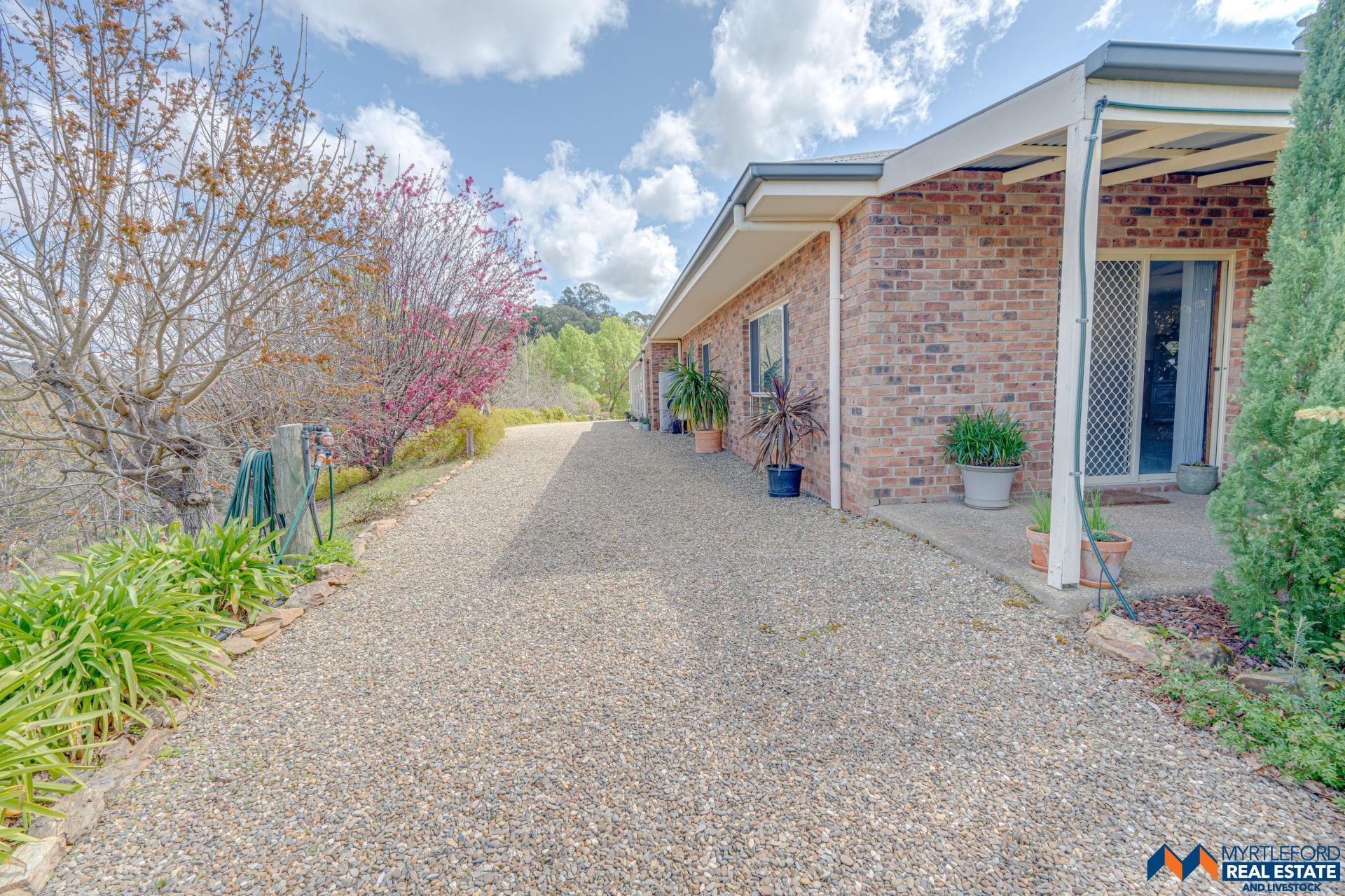 330 Clemens Lane, MYRTLEFORD, Myrtleford - Thumbnail 5