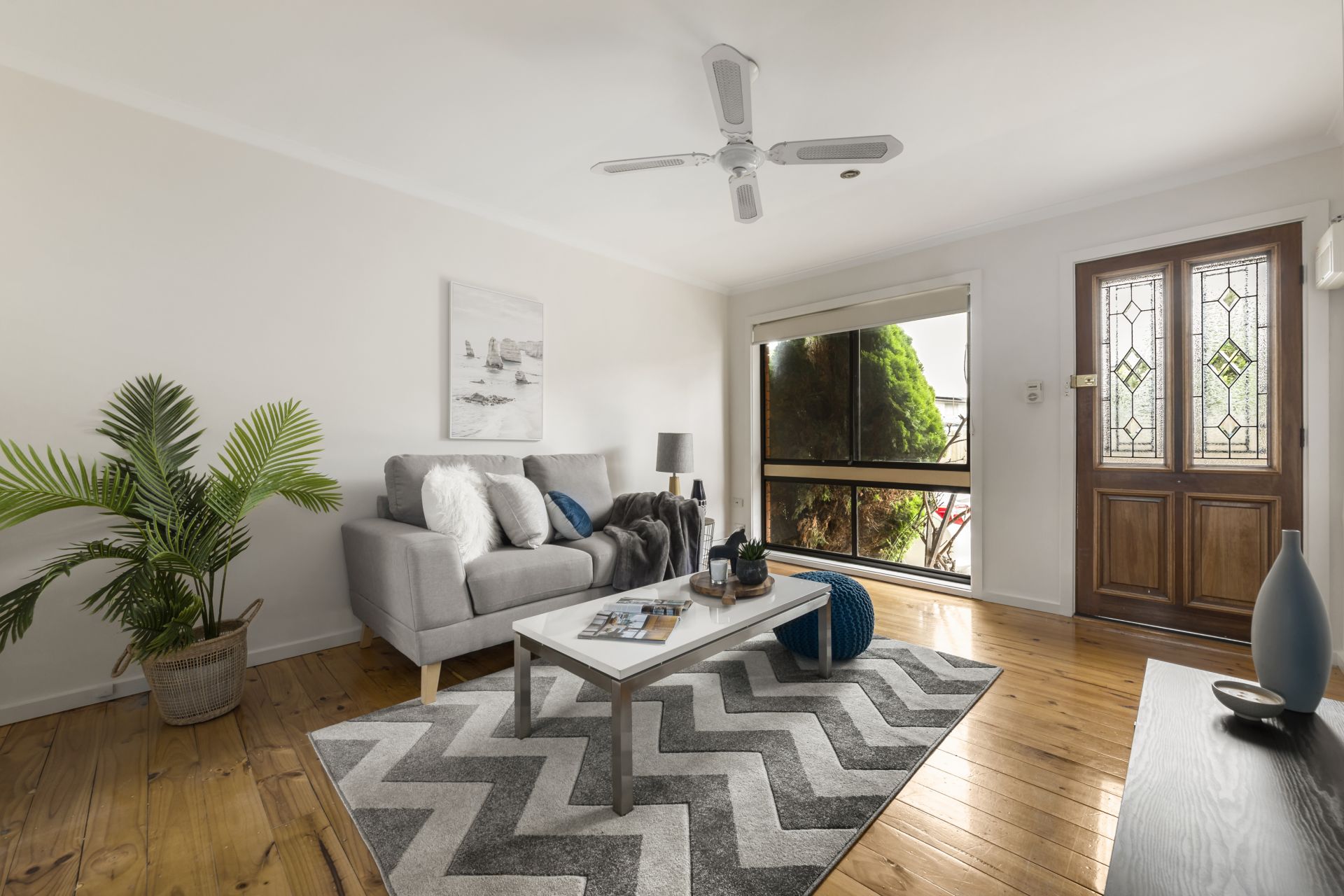 Stylish Living in Serene Location