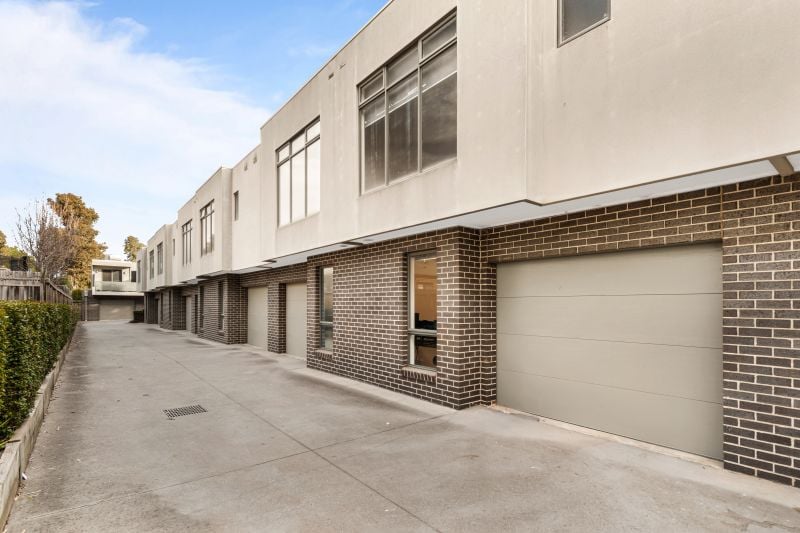 7/4 Vangelica Way, South Morang