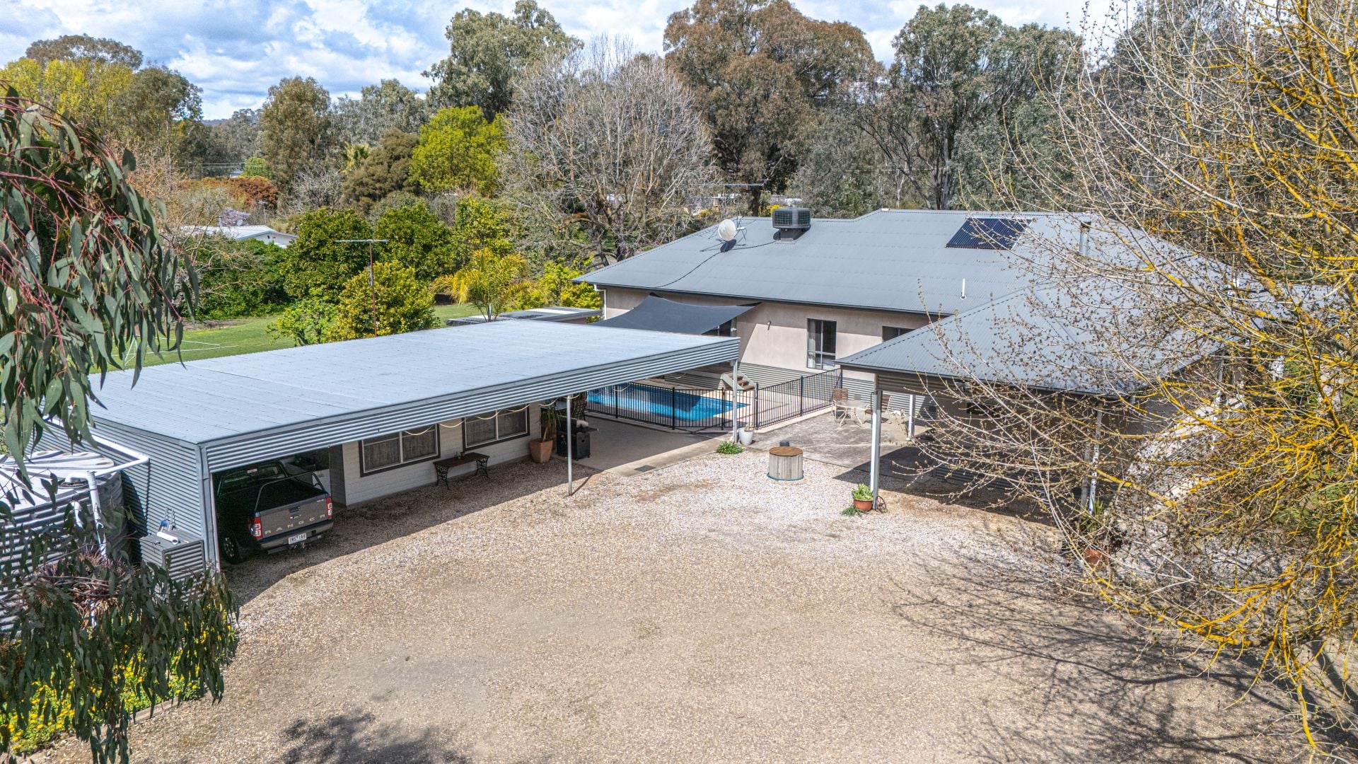 3961 Snow Road, MYRTLEFORD, Myrtleford - Thumbnail 3
